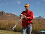 Peter Hayes using toilet rolls as casting aids